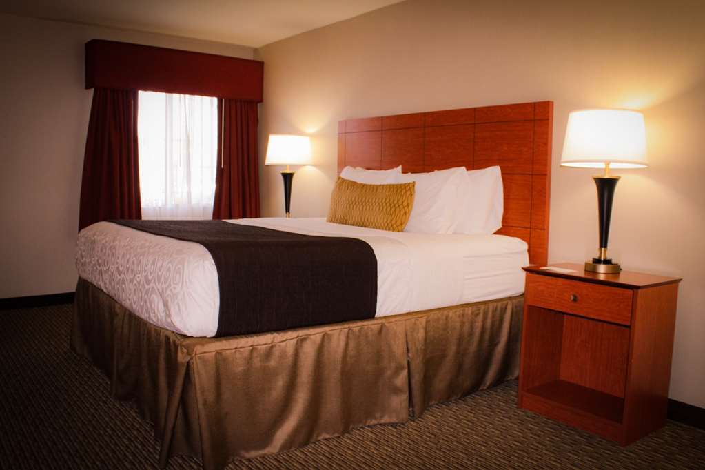 Best Western Plus Arrowhead Hotel Colton Room photo